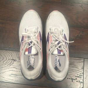 Brooks - ghost running shoes